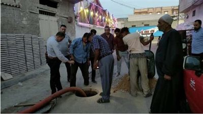 عمرو أديب عن تبرك أهالي في البحيرة بمياه بالوعة صرف صحي: دي ممكن تفيد المنتخب | فيديو