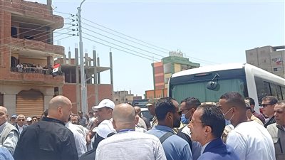 رئيس الوزراء يتفقد جهود مبادرة حياة كريمة بشوارع قرية الحصص في الدقهلية