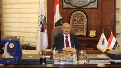 رئيس النيابة الإدارية يتفقد سير العملية الانتخابية