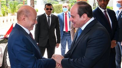 رئيس مجلس القيادة الرئاسي اليمني: نتطلع للاستفادة من الخبرة المصرية في عملية إعادة الإعمار والبناء والتنمية