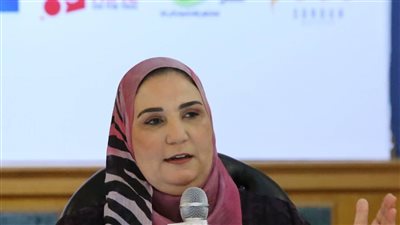 وزيرة التضامن تستعرض مجهودات الخط الساخن لصندوق مكافحة الإدمان خلال 7 شهور