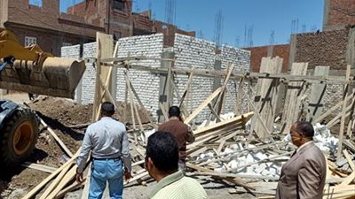 شاهد.. لحظة إزالة مبان مخالفة بمنشأة القناطر في الجيزة