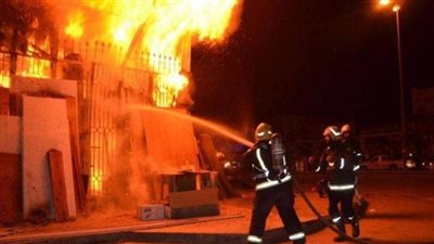 انتداب المعمل الجنائي لمعاينة حريق مصنع في فيصل