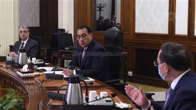 رئيس الوزراء يتابع الخطط الإستراتيجية لاستخراج خام الفوسفات وتعظيم الإنتاج منه