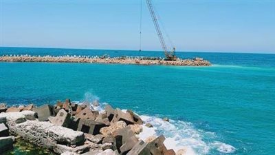 الري تشيد حائطا بحريا لحماية الإسكندرية من زحف البحر 