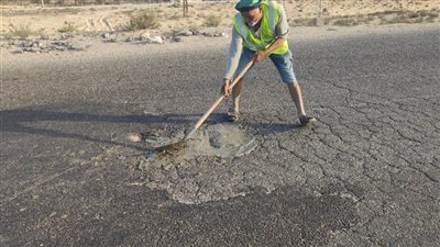 شمال سيناء تواصل عمليات رفع كفاءة طريق العريش - القنطرة | صور