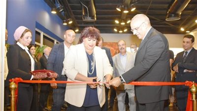 وزيرة الثقافة تفتتح معرض 