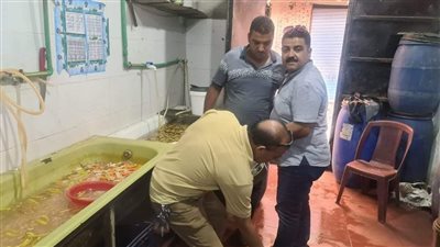 ضبط معمل مخلل غير صالح للاستخدام الآدمي في الطالبية بالجيزة | صور