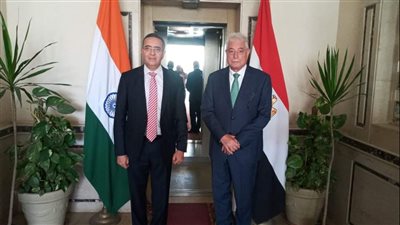 محافظ شمال سيناء يلتقي سفير الهند استعدادا للاحتفال باليوم العالمي لليوجا