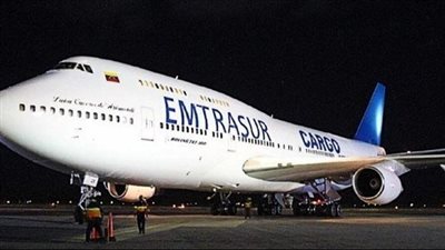 تمديد حجز جوازات 5 إيرانيين من أفراد طاقم الطائرة المحتجزة في الأرجنتين