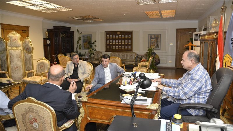 محافظ أسيوط والنواب