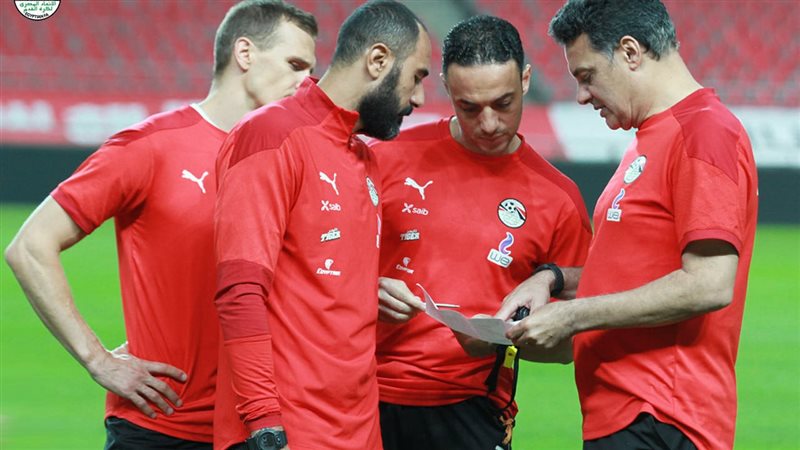 الجهاز الفني لمنتخب