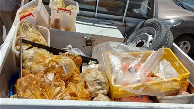 ضبط 140 كيلو أغذية غير صالحة للاستهلاك الآدمي في حملة تموينية بالجيزة
