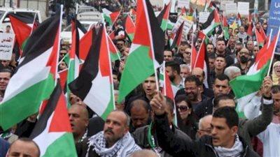 اعتصام للفلسطينيين في بيروت رفضًا لتقليص خدمات 