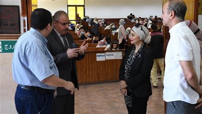 ٧ آلاف و٥٧٦ ورقة..  حصيلة التصحيح الإلكتروني بكلية التجارة جامعة قناة السويس