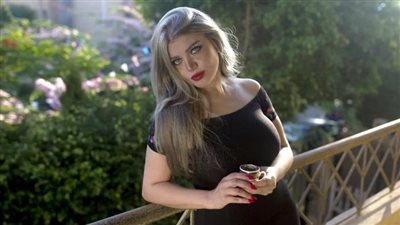 أنا مكسوفة من نفسي.. ياسمين الخطيب تعتذر للممرضات بعد اتهامهن بسرقة مجوهراتها