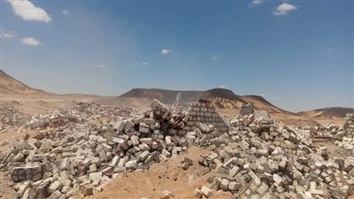 محافظة الجيزة تزيل تعديا على أراضي أملاك الدولة بقرية القصر | صور