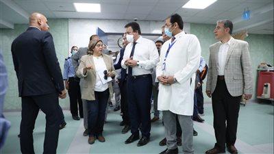 دعم مستشفى العلمين النموذجي بفريق طبي في التخصصات الجراحية الدقيقة