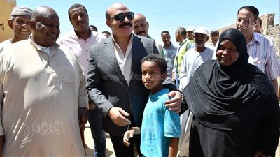 تسليم 5 منازل بقرية غرب أسوان ضمن مبادرة حياة كريمة | صور
