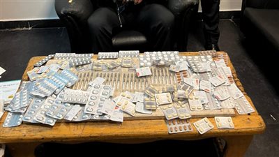 جمارك مطار القاهرة تحبط تهريب كمية من الأدوية البشرية