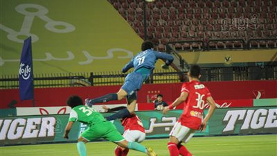 تعادل سلبي بين الأهلي وإيسترن كومباني بعد مرور 15 دقيقة  | صور