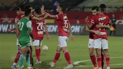 الأهلي يتقدم بهدفين على إيسترن كومباني في الشوط الأول | صور