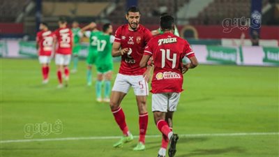 طاهر محمد طاهر يتقدم بالهدف الثاني للأهلي في مرمي إيسترن  |صور