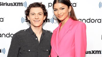 زيندايا تكشف حقيقة حملها من حبيبها توم هولاند