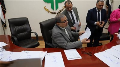 وزير القوى العاملة يتابع انتخابات مجالس إدارة النقابات العامة | صور