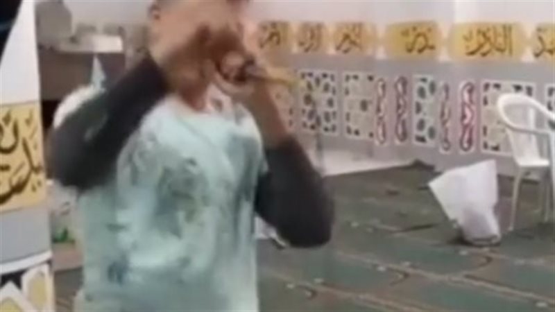 الرقص داخل حرم المسجد