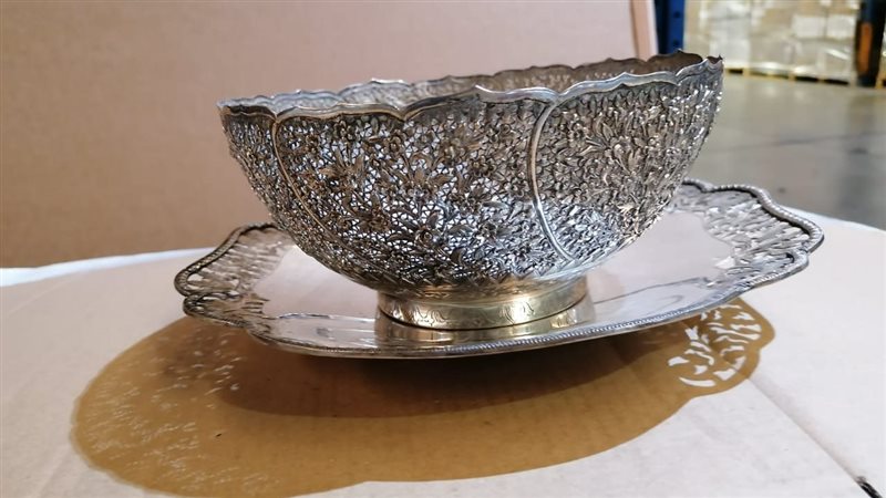 القطع الأثرية بحوزة