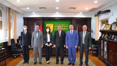 رئيس جامعة الإسكندرية يبحث التعاون المشترك مع قنصل الصين 