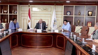 محافظ بني سويف لـ البرلمانيين والتنفيذيين: هدفنا تحقيق أحلام المواطنين