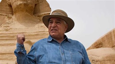 قبل كدا منعت المصريين من دخول الهرم.. زاهي حواس يعلق على واقعة التحرش بالسائحات