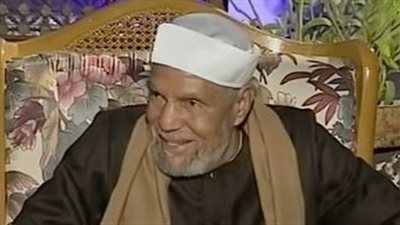 أسرار وحكايات في حياة الشعراوي.. كان يستمتع بـ لولاكي وأغاني عدوية وأنقذ فنانا شهيرا من الضياع