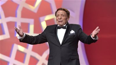 رشوان توفيق: أرفض تسمية عادل إمام بالزعيم لهذا السبب | فيديو