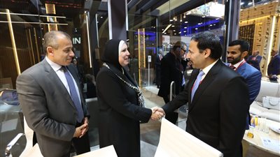 إقبال كبار المسئولين العرب على الجناح المصرى بمنتدى سانت بطرسبرج الاقتصادى 