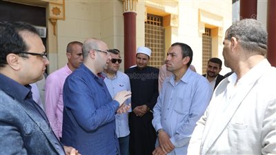 محافظ بني سويف يستمع لشكاوى ومطالب المواطنين 