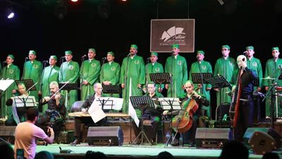 بالصور.. فرقة 