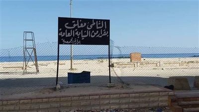 الصراعات تحول شاطئ النخيل بالإسكندرية إلى منطقة عشوائية.. انتشار الباعة الجائلين وانهيار المرافق.. وحالات الغرق أبرز الكوارث