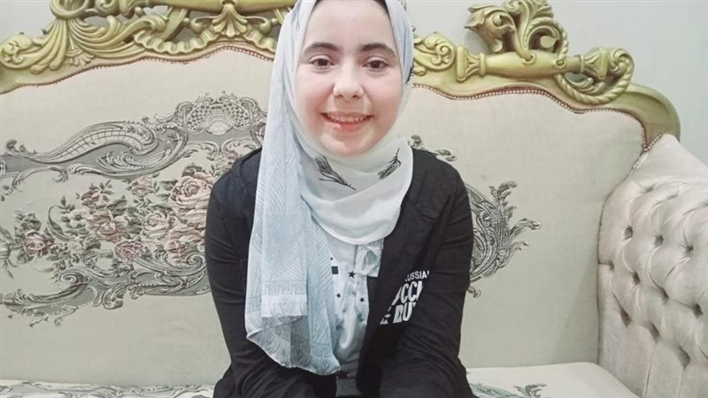 الطالبة آلاء الأولى