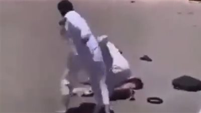  القبض على مقيم مصري بالسعودية.. شاهد ماذا فعل وكشفته الكاميرات| فيديو
