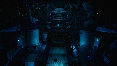 تكنولوجيا الذكاء الاصطناعي والتعلم الآلي تحويل تصنيع سيارات جيلي 