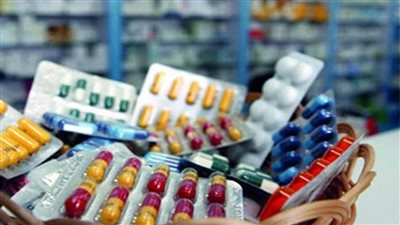 الحكومة تكشف حقيقة وجود نقص في الأدوية والمستلزمات بالمستشفيات