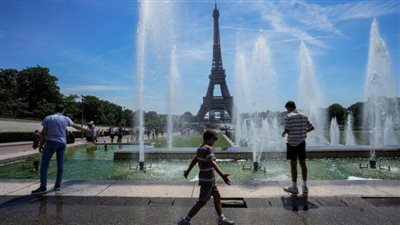 تجاوزت الـ 40 درجة.. موجة حر شديدة تضرب فرنسا مصدرها شمال إفريقيا 