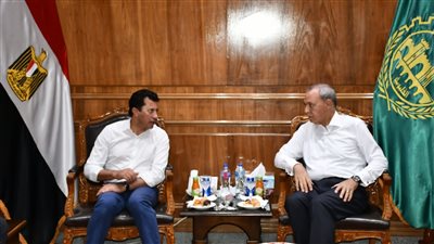 وزير الشباب والرياضة يأمر بحل أزمة سور مركز شباب ميت الدريج بالقليوبية