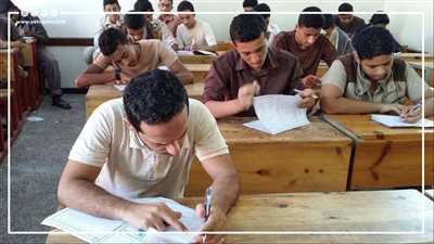 منها التليفون والكتاب المدرسي.. 10 محظورات على طلاب الثانوية العامة بالامتحانات