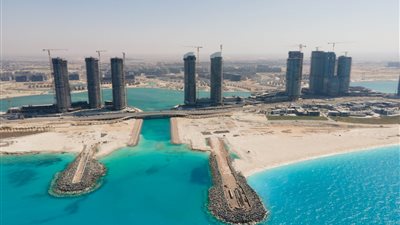 مدبولي يكلف بسرعة الانتهاء من أعمال تشطيب واجهات الأبراج الشاطئية بالعلمين الجديدة | صور 