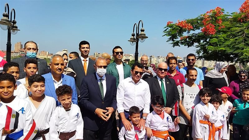 وزير الشباب والرياضة