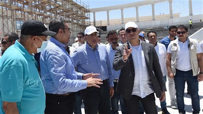 تفاصيل جولة مدبولي في العلمين الجديدة.. يكلف بسرعة الانتهاء من تنفيذ واجهات الأبراج الشاطئية.. ويطمئن على أعمال الطرق والمرافق